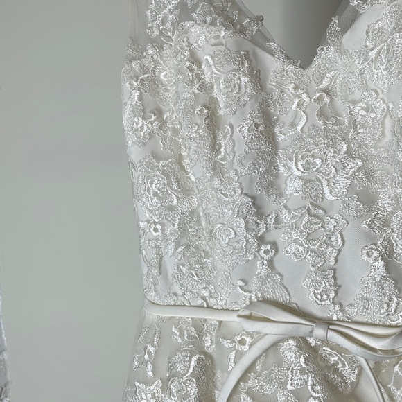 Ellis of London tea length wedding gown altered to size 4-6 - Picture 2 of 8